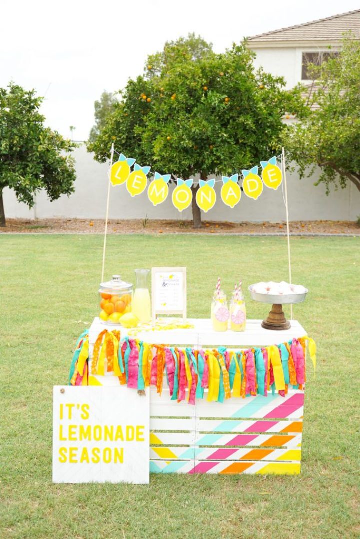 Wooden Crate Lemonade Stand