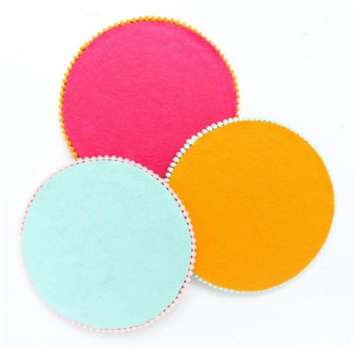 Make Your Own Pom Pom Trivets