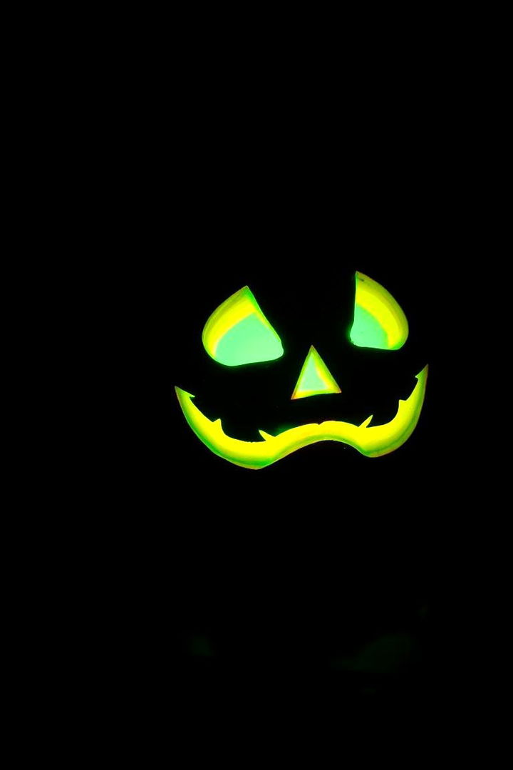 Glow in the Dark Pumpkin Effects - 22 Pumpkin Decor Ideas