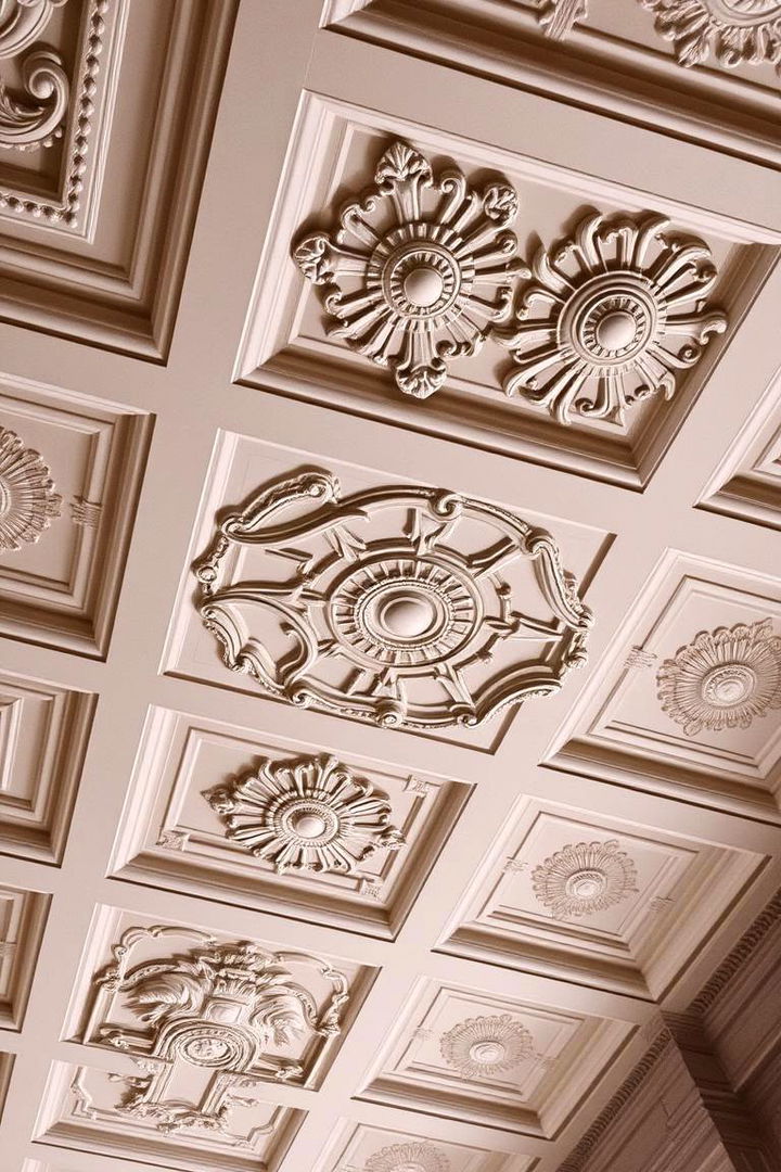 Intricate Architectural Details - 22 Blair Waldorf Bedroom