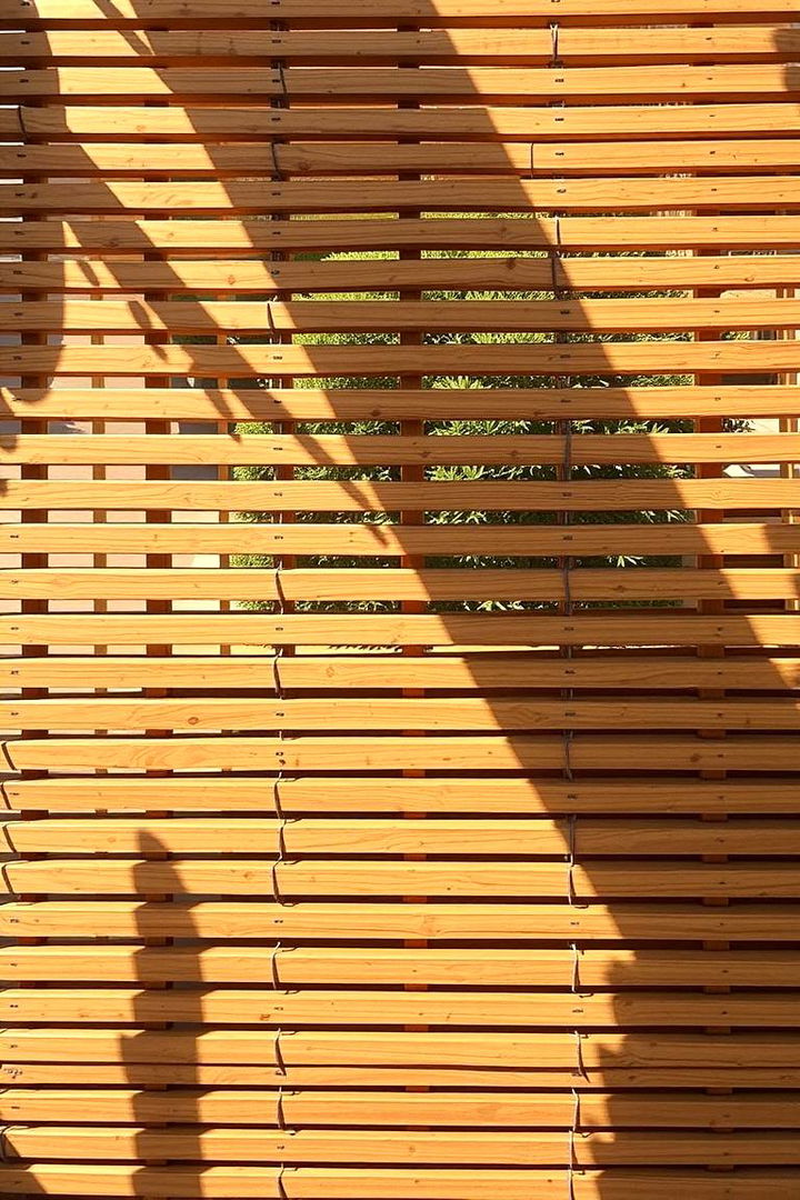 Slatted Sunshade Lattice Fence - 22 Lattice Fence Ideas