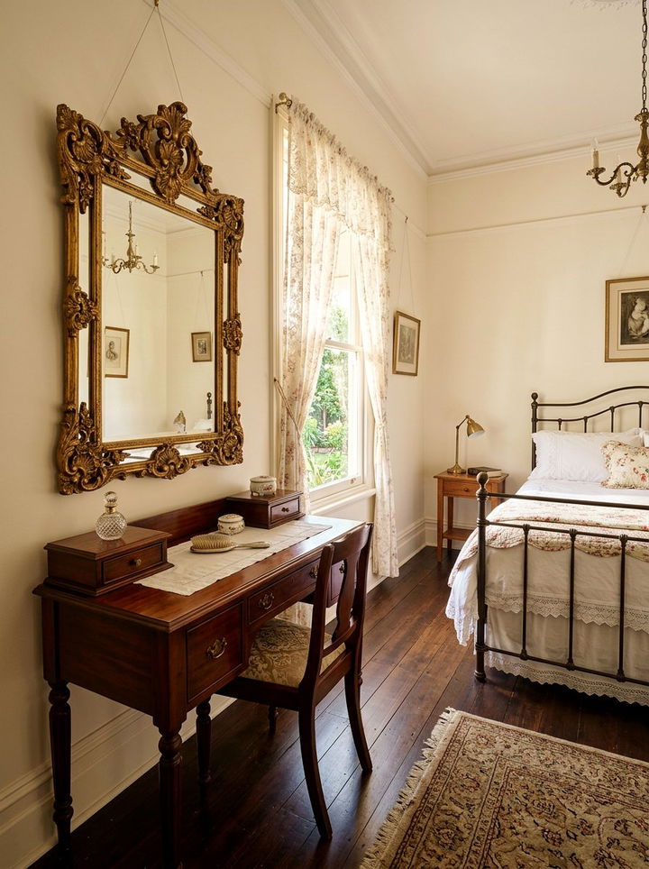 Antique Gold Mirror - 30 bedroom mirror ideas