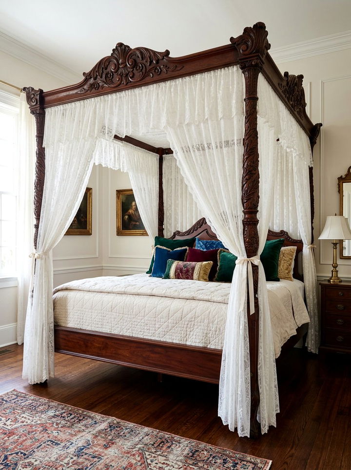 Antique canopy bed - 30 Victorian bedroom ideas