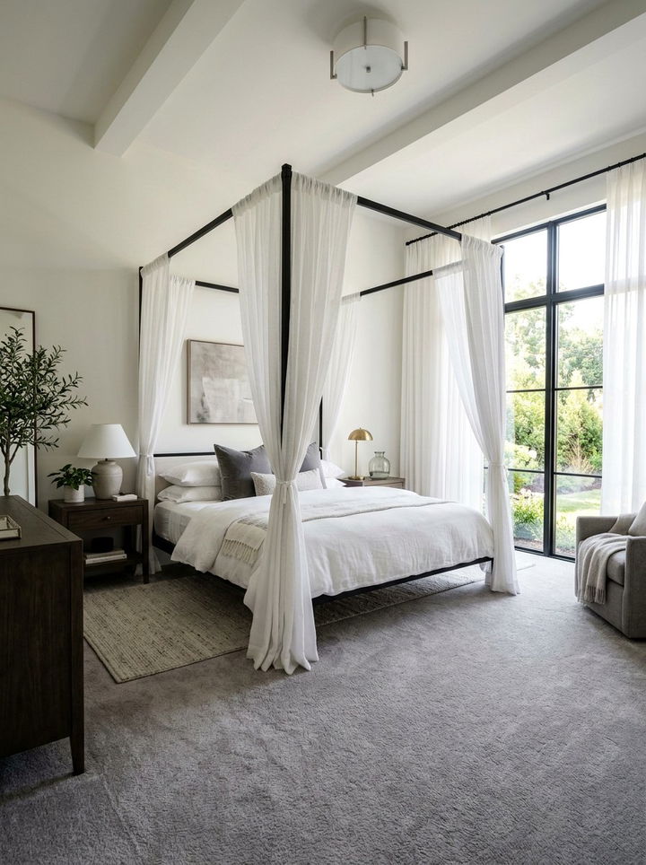 Canopy Bed - 30 boutique hotel bedroom ideas
