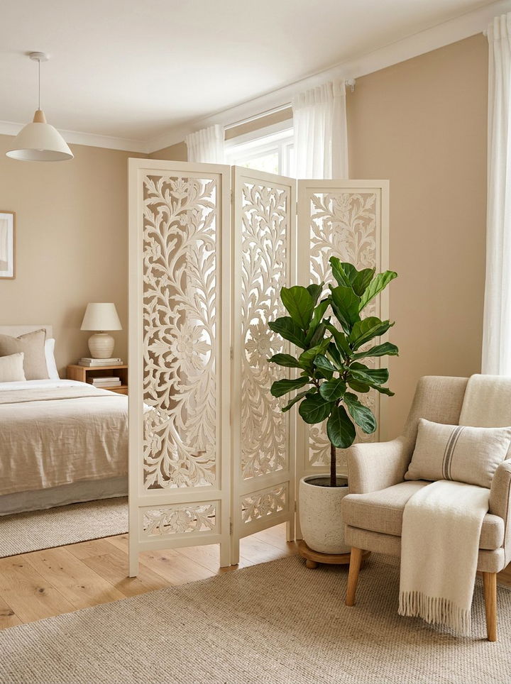 Cream folding screen - 30 beige bedroom furniture ideas