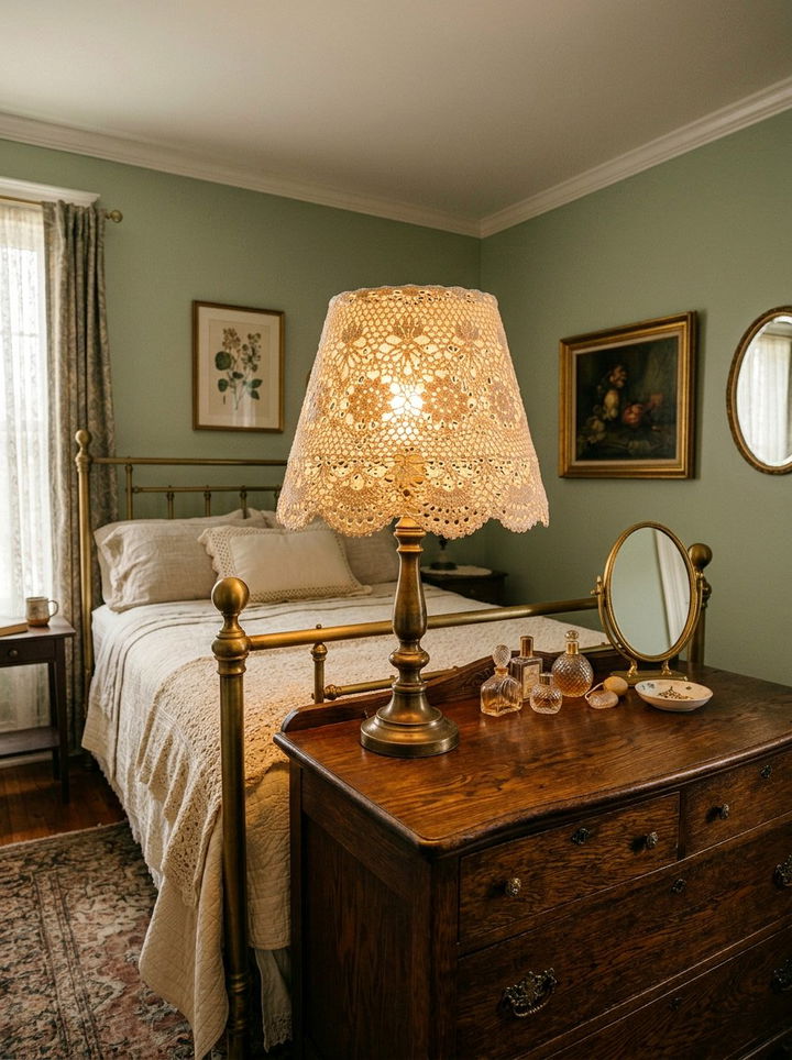 Crochet Lampshade - 30 crocheted bedroom ideas