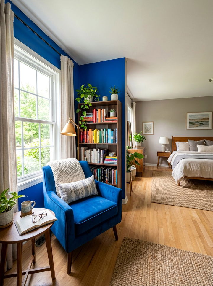 Electric blue reading nook - 30 electric blue bedroom ideas