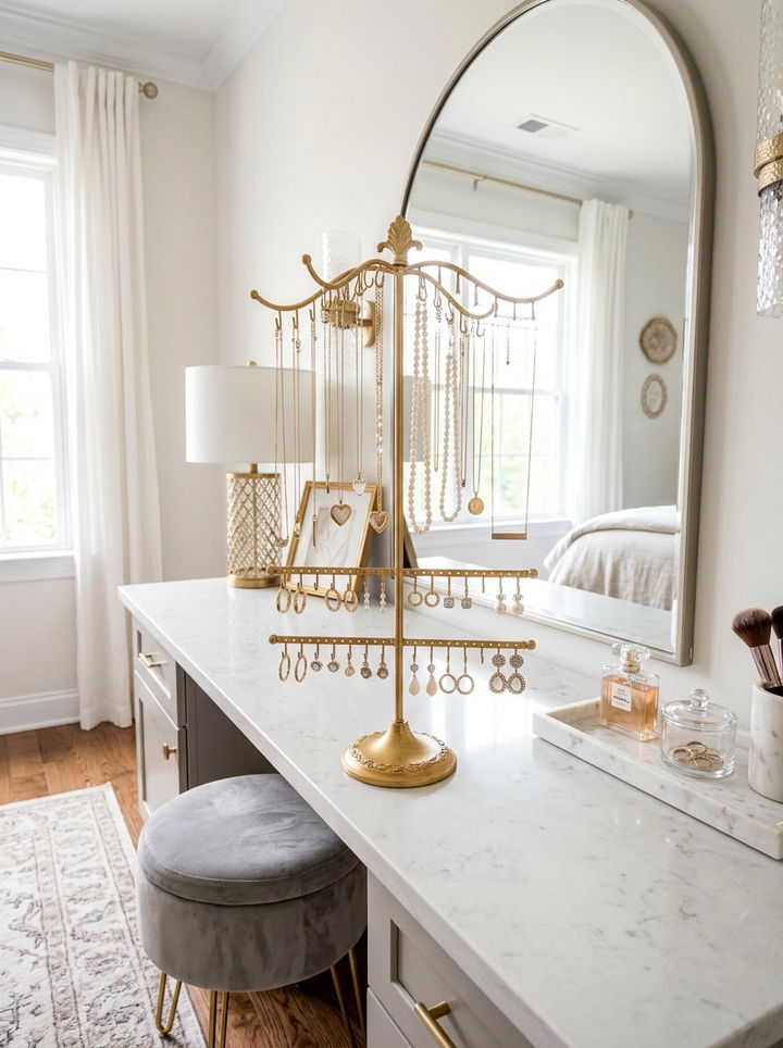 Hanging Jewelry Stand - 30 bedroom hanging storage ideas