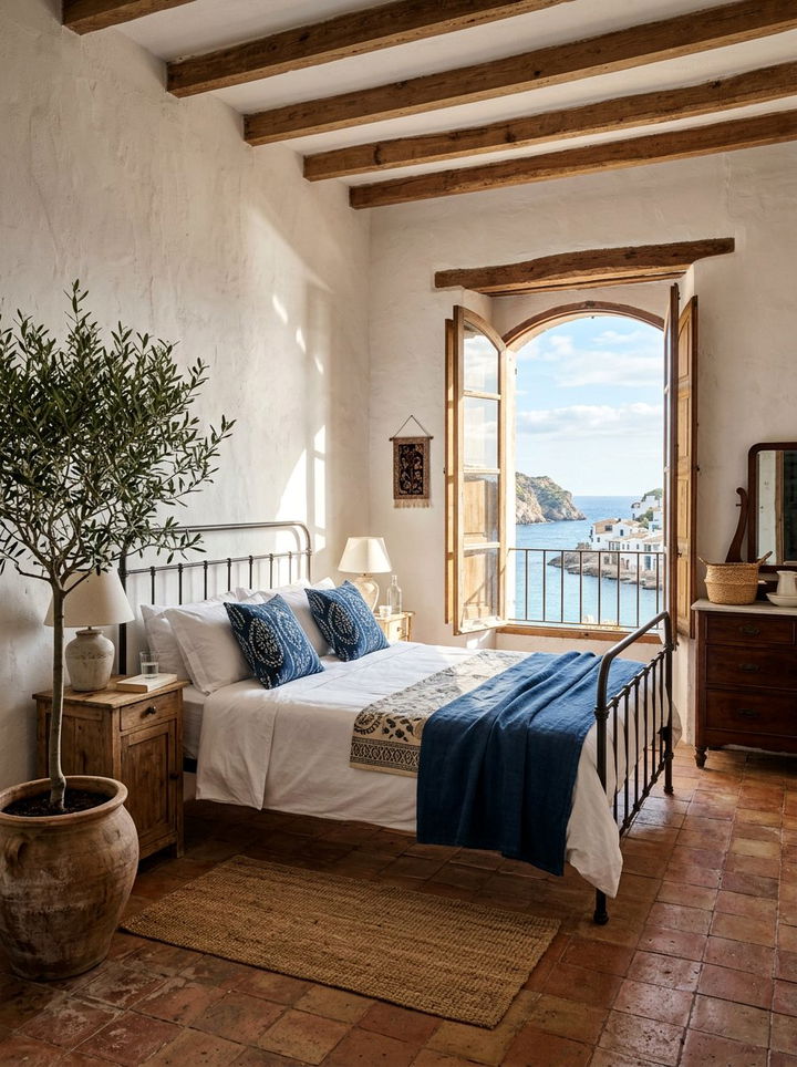 Mediterranean Coastal Bedroom - 30 coastal bedroom ideas