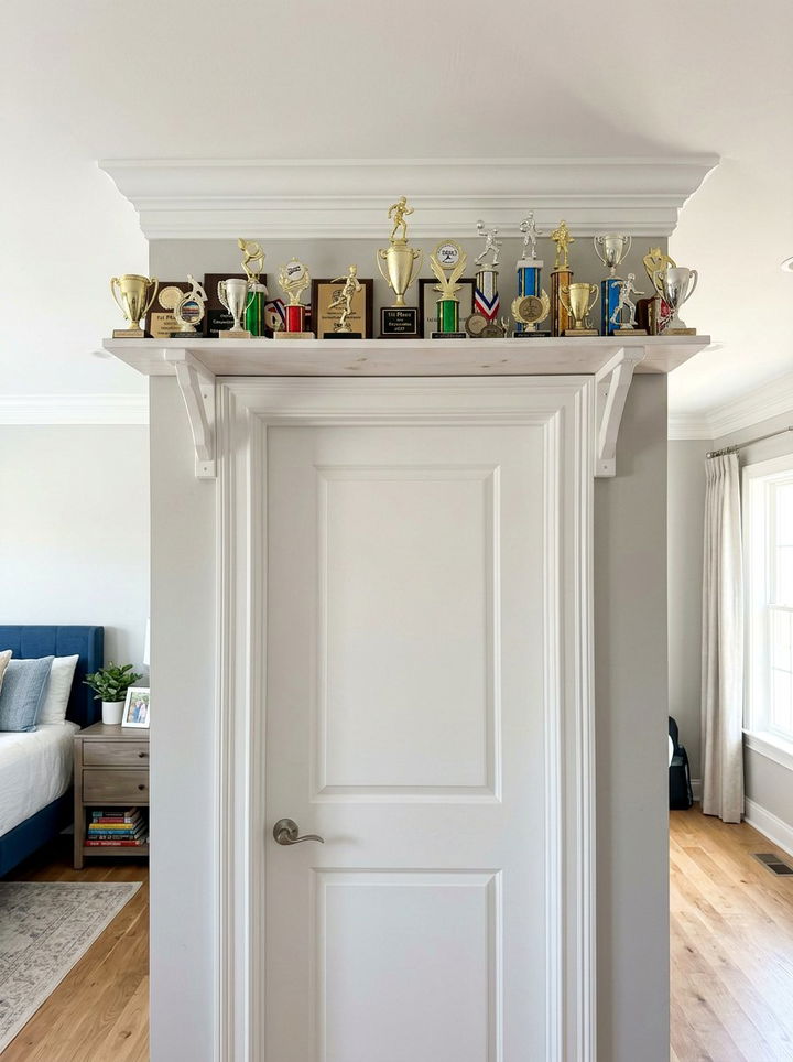 Over the door shelf - 30 bedroom trophy display ideas