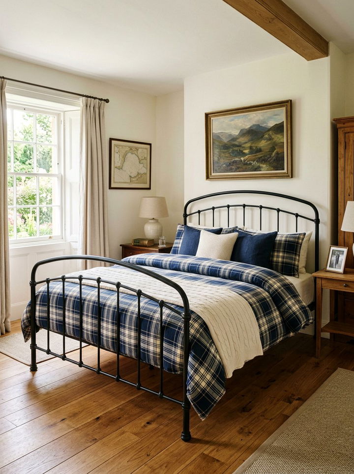 Plaid Pattern Bedding - 30 rustic bedroom ideas