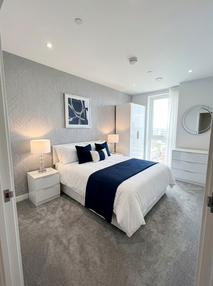 Silver grey wallpaper - 30 bedroom neutral wallpapers