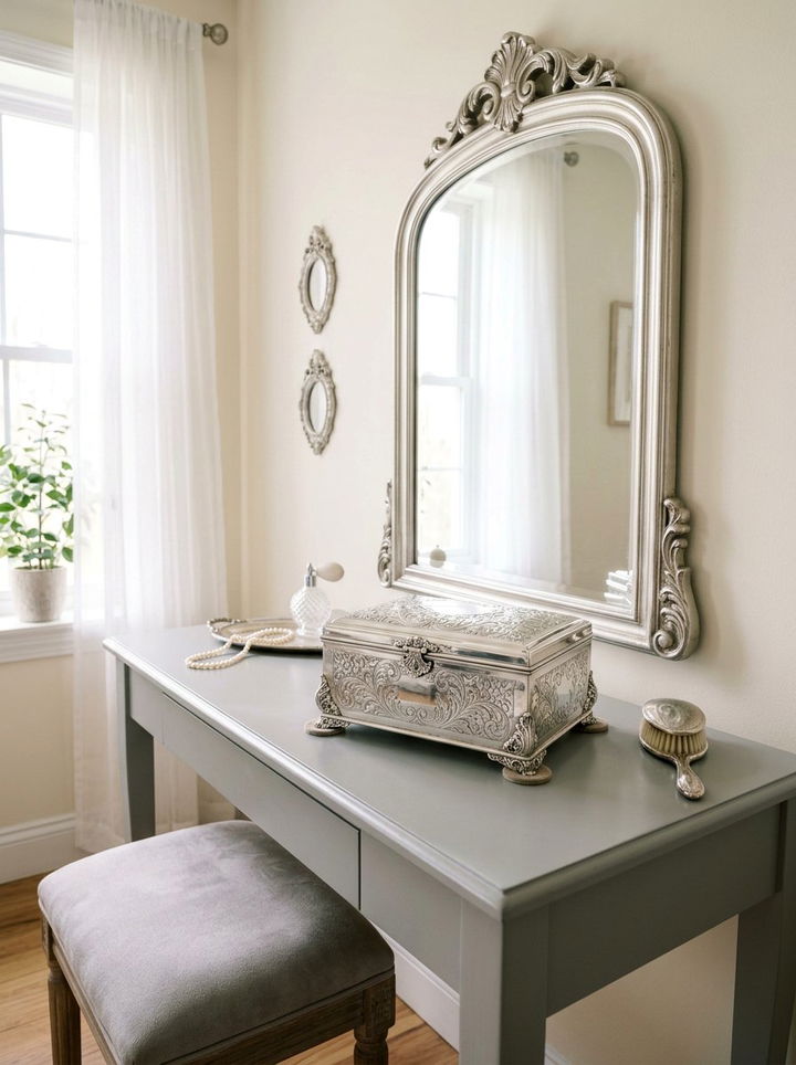 Silver jewelry box - 30 grey bedroom accessories ideas