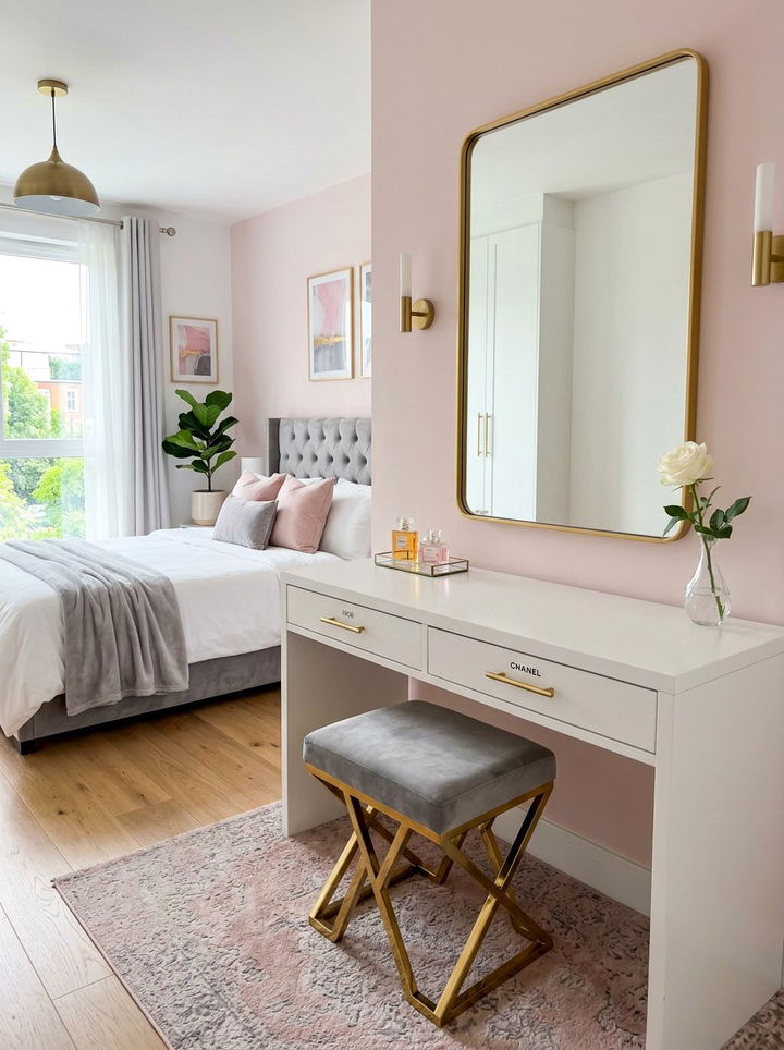 Vanity Table - 30 bedroom staging ideas