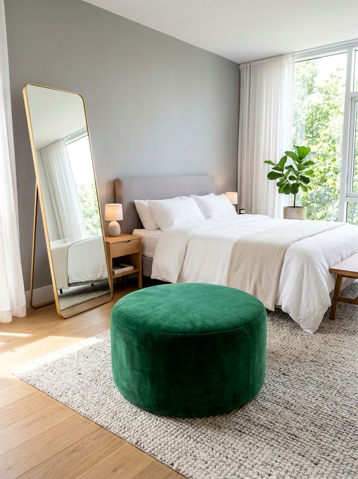 Velvet bedroom pouf - 30 bedroom poufs