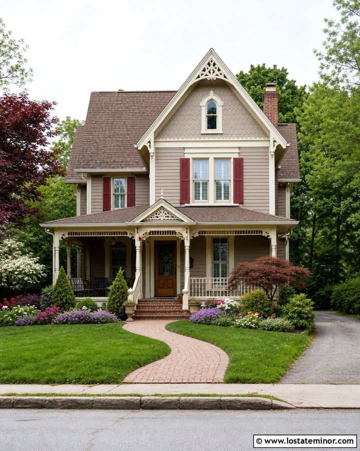 Beige House With Scalloped Shingles - 30 Beige House Design With Shingles Ideas