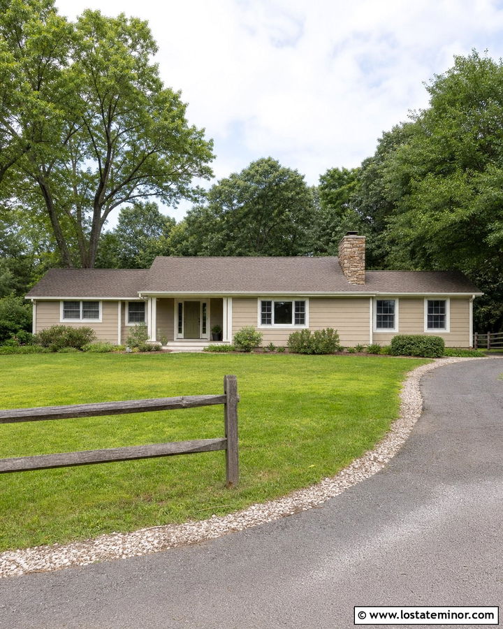 Beige House With Split Rail Fence - 30 Beige House Design With Fence Ideas