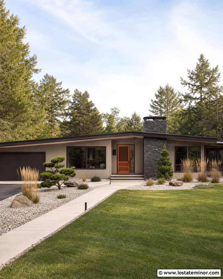Beige Midcentury House With Orange Screen Door - 30 Beige House Design With Screen Door Ideas