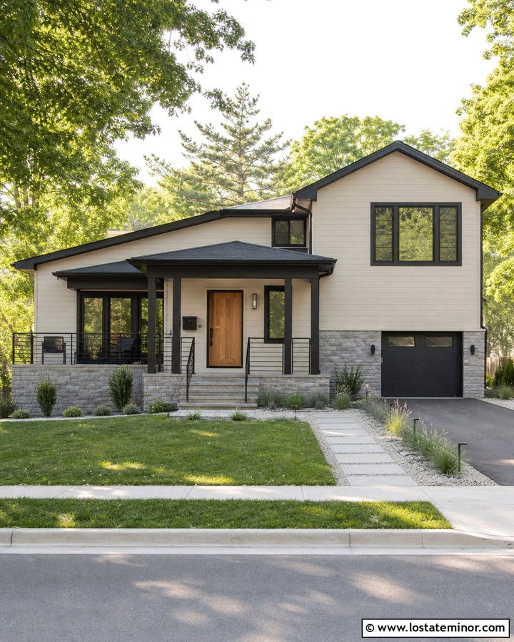 Beige Split Level With Modern Porch Columns - 30 Beige House Design With Porch Columns Ideas