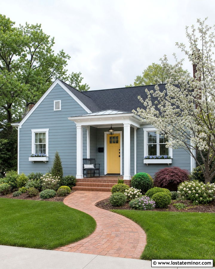 Dusty Blue House With Side Entry Portico - 30 Dusty Blue House Design With Portico Ideas