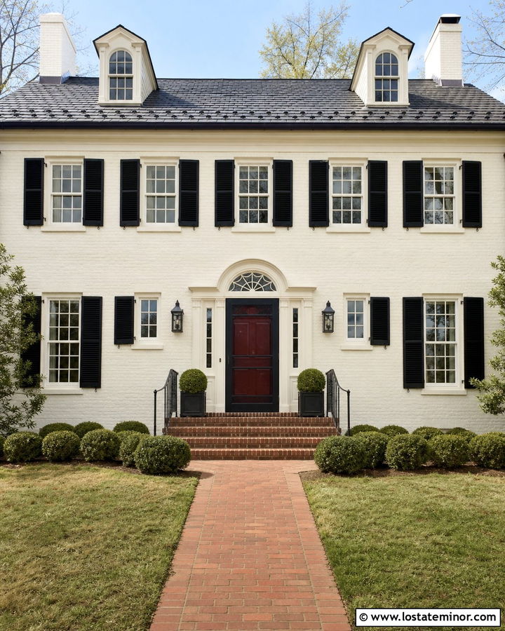 Gentle Cream Federal House With Black Screen Door - 30 Warm White House Design With Screen Door Ideas