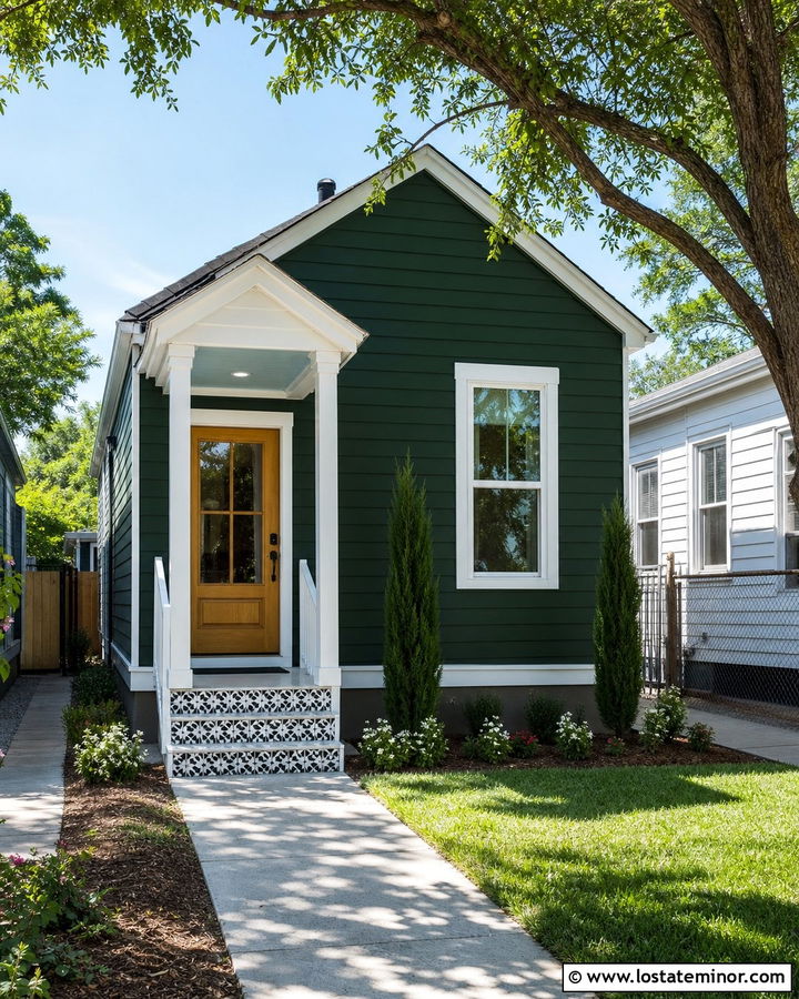 Hunter Green Shotgun House With Narrow Portico - 30 Hunter Green House Design With Portico Ideas