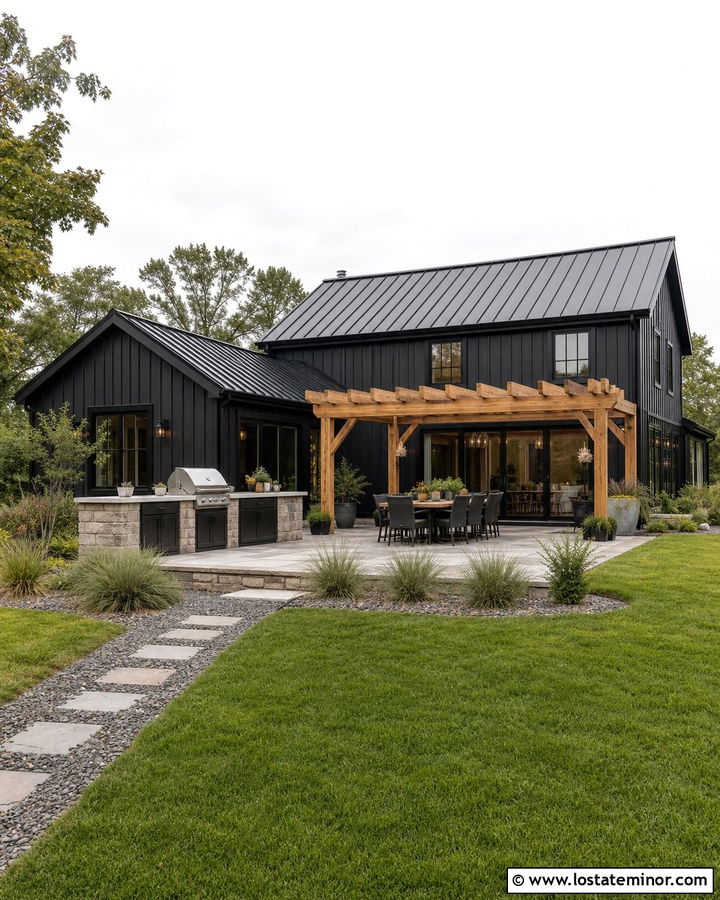 Jet Black Barn House With Outdoor Kitchen - 30 Jet Black House Design With Backyard Ideas