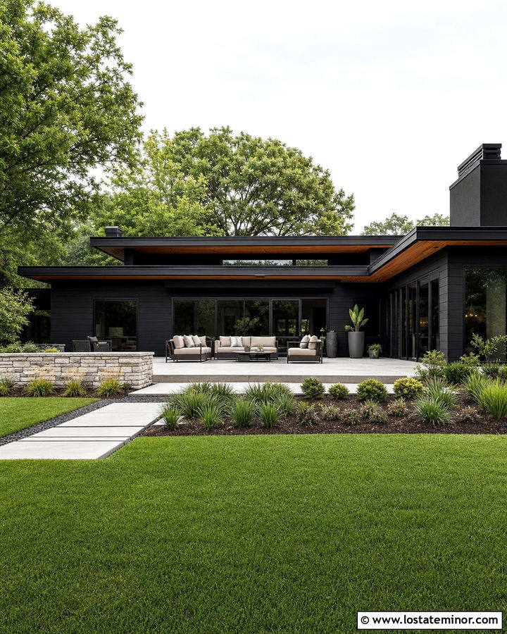 Jet Black Prairie House With Linear Patio - 30 Jet Black House Design With Backyard Ideas
