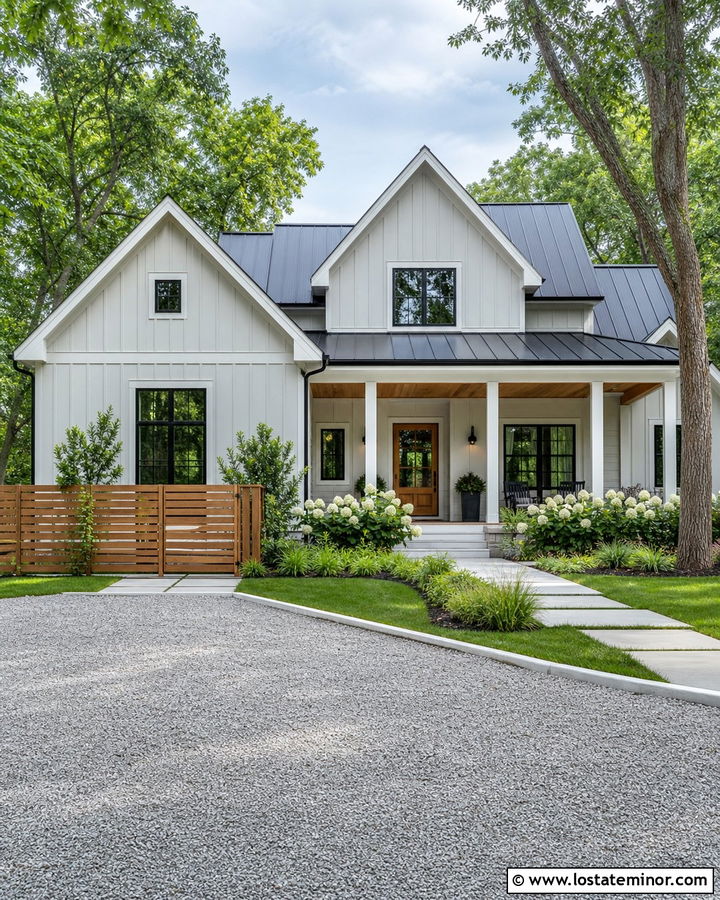 Light Grey Farmhouse With Cedar Fence - 30 Light Grey House Design With Fence Ideas