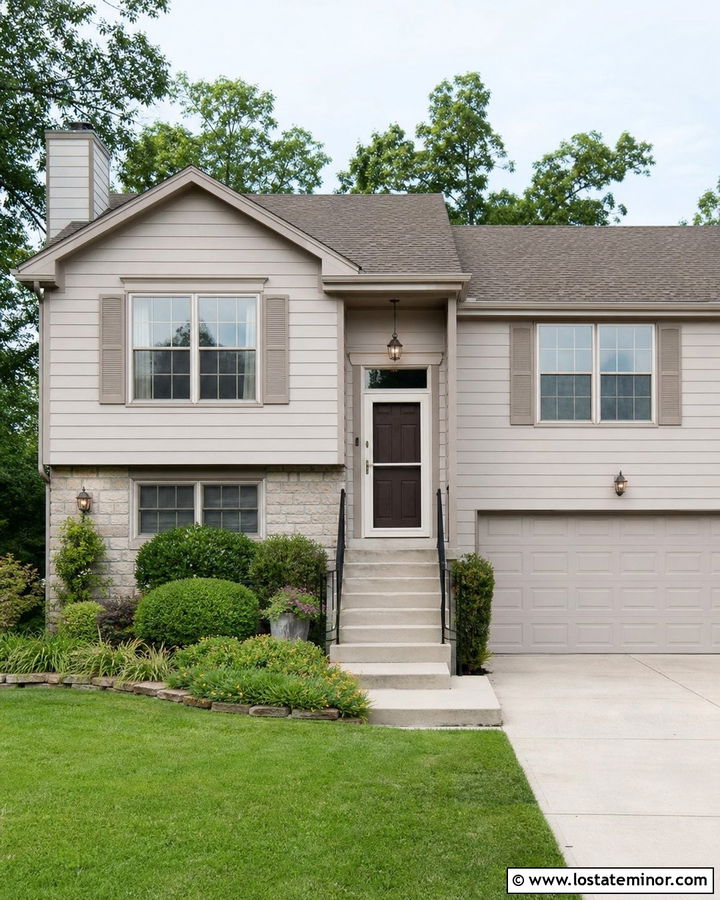 Light Grey House With Almond Storm Door - 30 Light Grey House Design With Storm Door Ideas