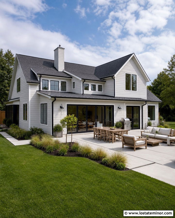 Light Grey House With Black Patio Doors - 30 Light Grey House Design With Backyard Ideas