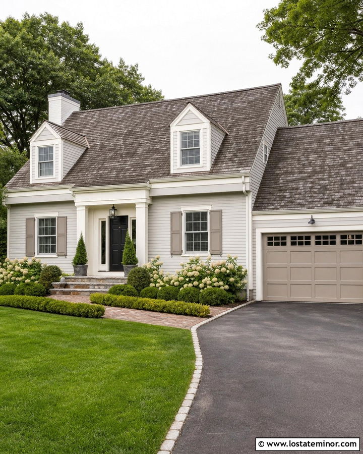 Light Grey House With Greige Garage Door - 30 Light Grey House Design With Garage Door Ideas