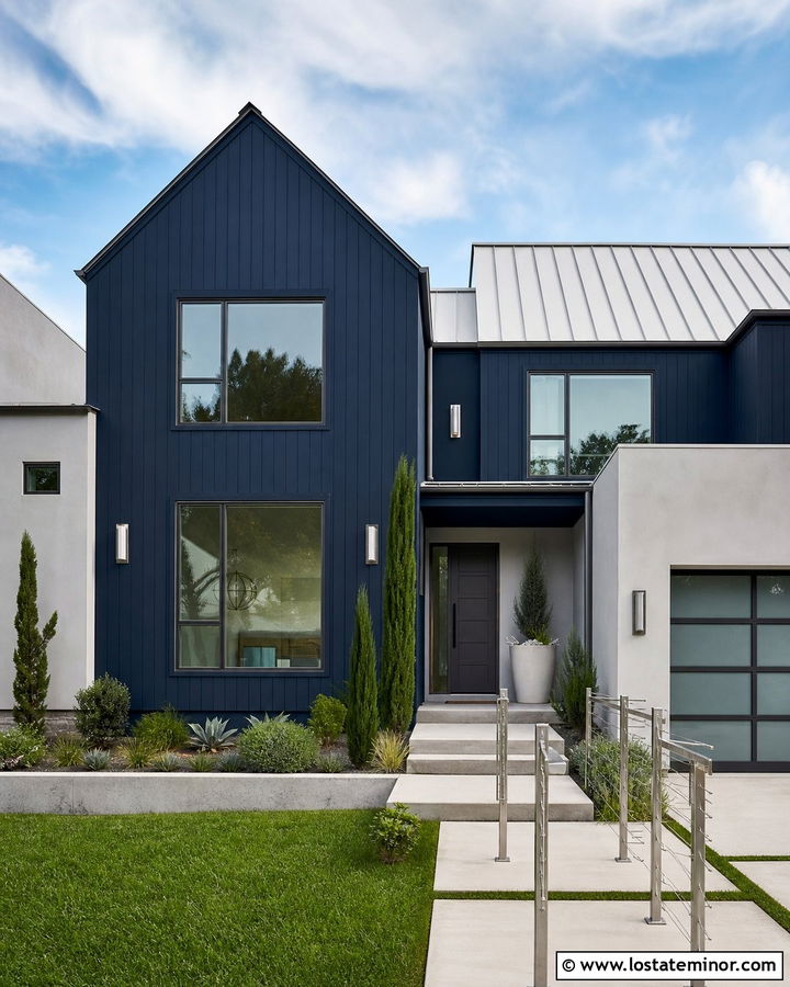 Midnight Blue House With Silver Exterior Lights - 30 Midnight Blue House Design With Light Fixtures Ideas