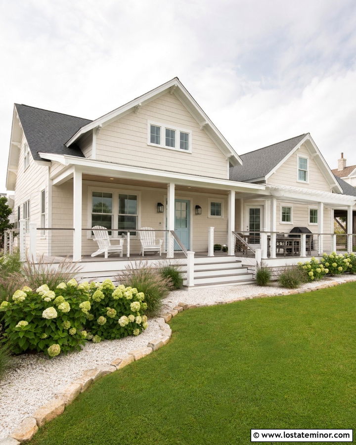 Navajo White Coastal House With Weathered Deck - 30 Beige House Design With Deck Ideas