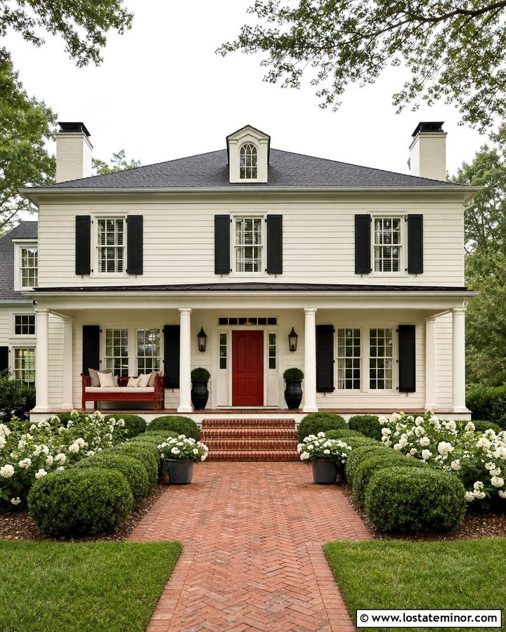 Off White Colonial With Red Porch Daybed - 30 Off White House Design With Daybed Ideas