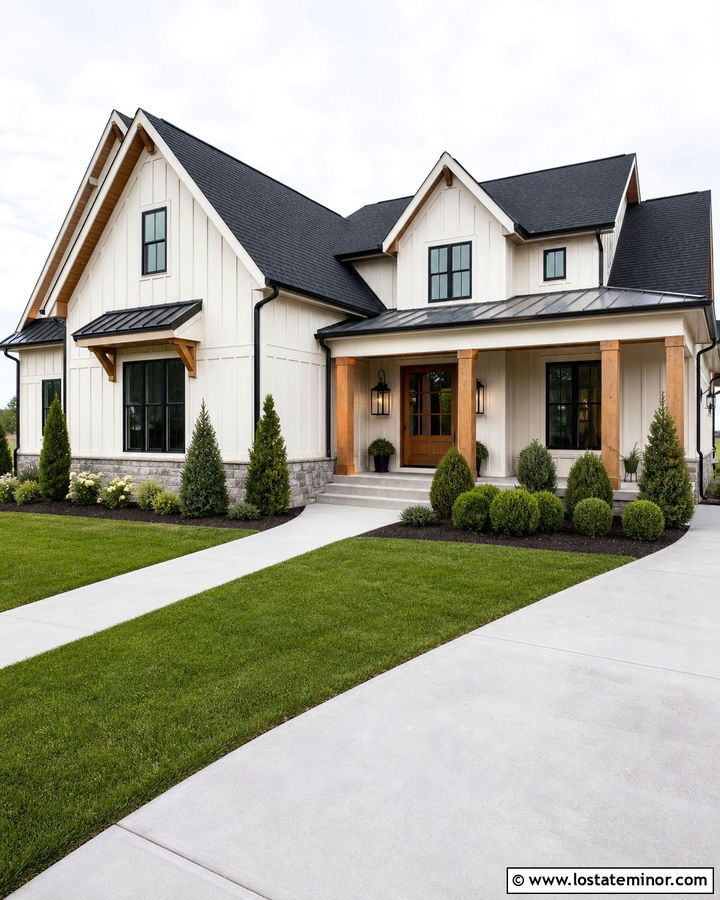 Off White Farmhouse With Black Lanterns - 30 Off White House Design With Light Fixtures Ideas