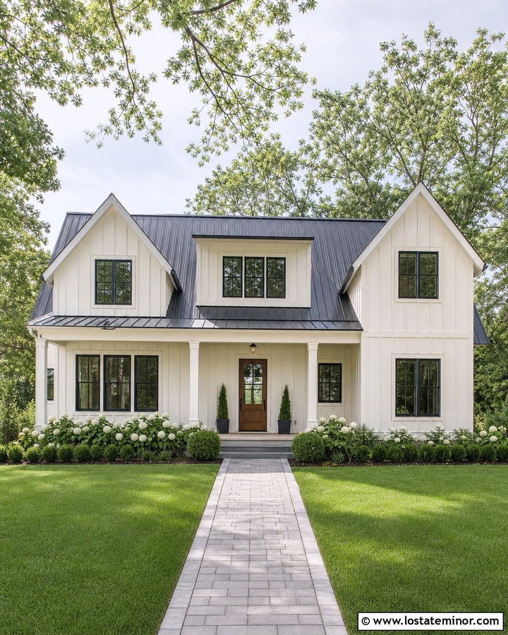 Off White Farmhouse With Boxwood Border - 30 Off White House Design With Front Yard Ideas
