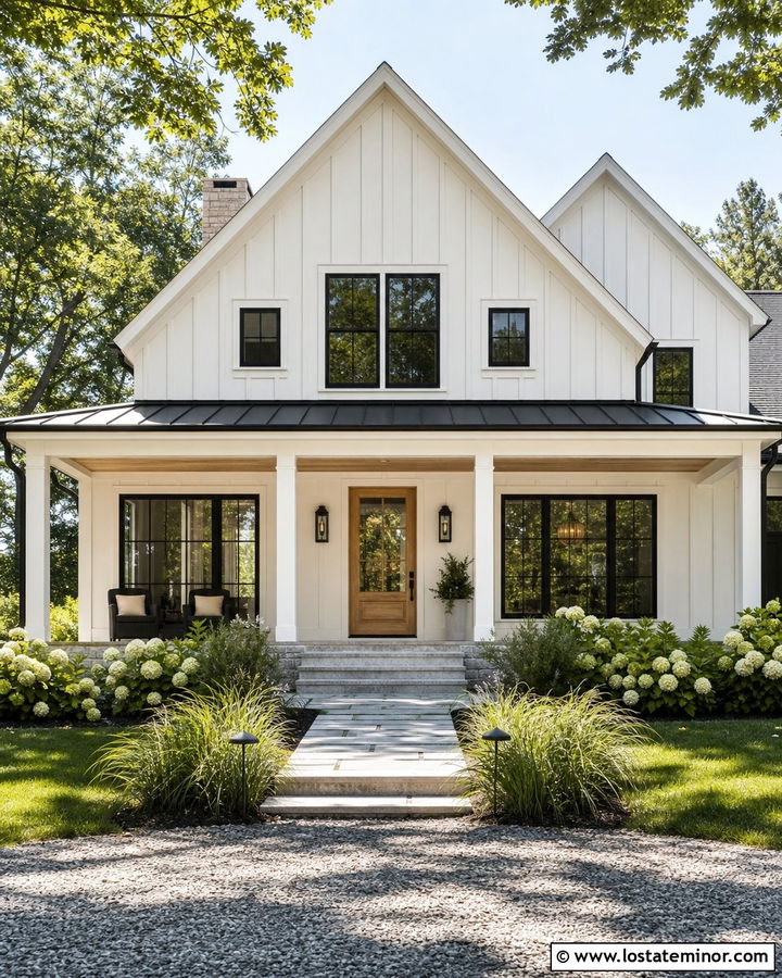 Off White Farmhouse With Natural Oak Porch Ceiling - 30 Off White House Design With Porch Ceiling Ideas