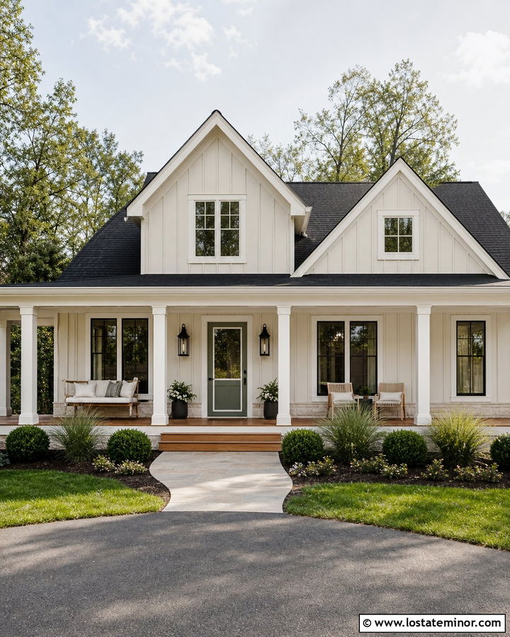 Off White Farmhouse With White Screen Door - 30 Off White House Design With Screen Door Ideas