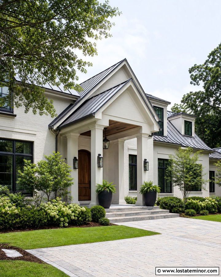 Off White House With Deep Entry Portico - 30 Off White House Design With Portico Ideas