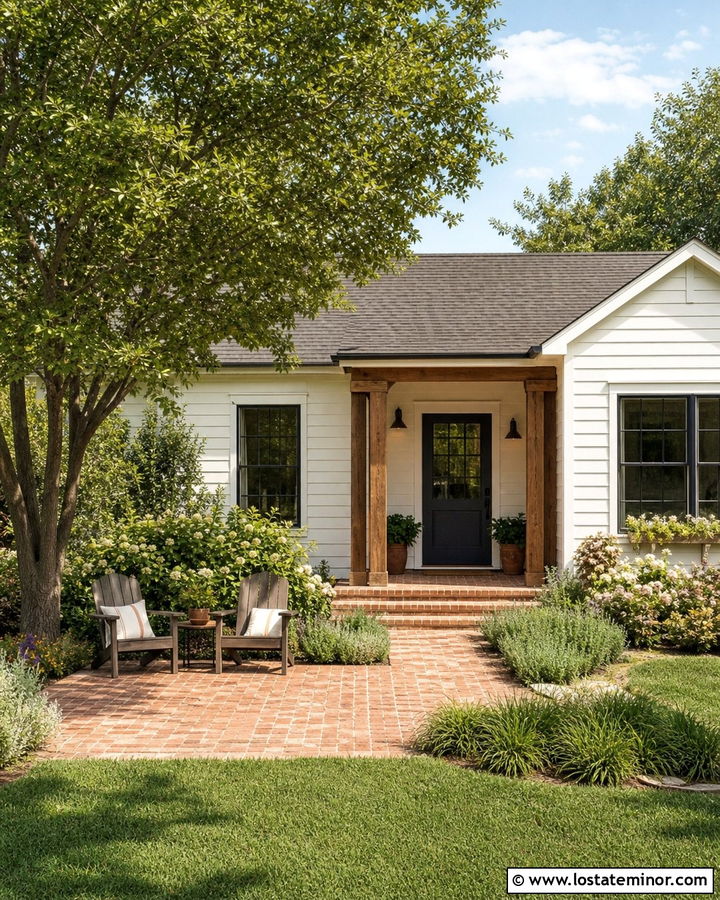 Off White House With Front Yard Seating Area - 30 Off White House Design With Front Yard Ideas