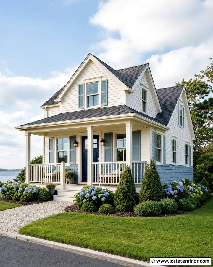 Off White House With Scalloped Shingle Wainscoting - 30 Off White House Design With Wainscoting Ideas
