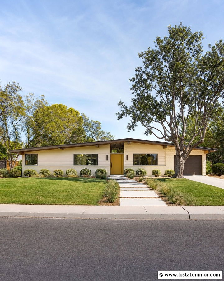Off White House With Yellow Front Door - 30 Off White House Design With Front Door Ideas