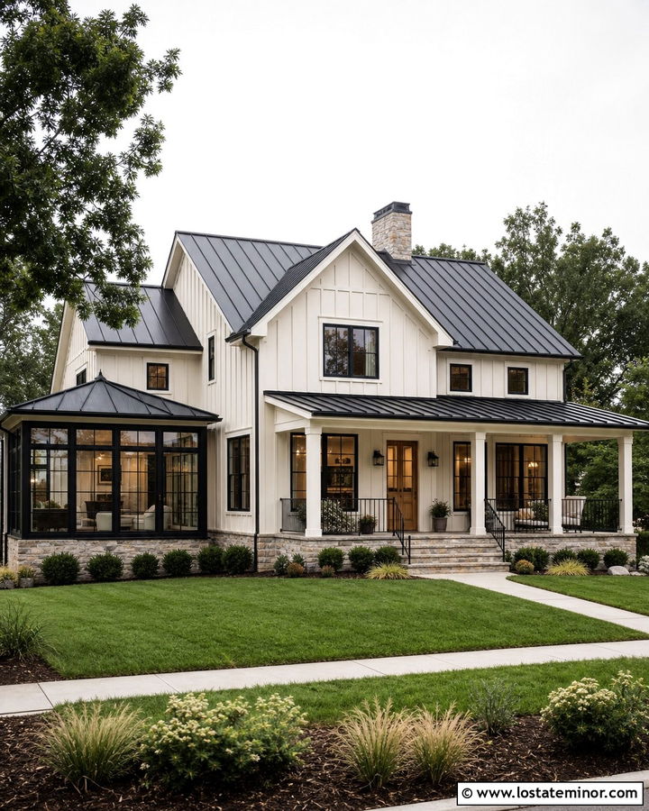 Off White Modern Farmhouse With Black Sunroom - 30 Off White House Design With Sunroom Ideas