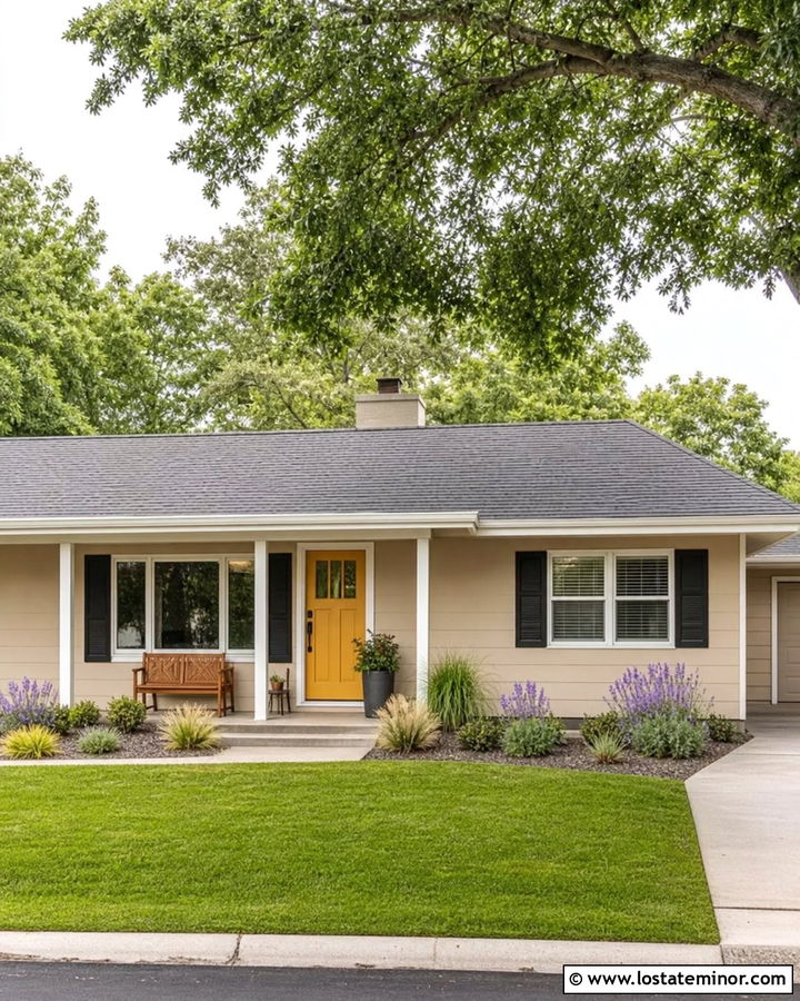 Sand House With Mustard Yellow Front Door And White Trim - 30 Sand House Design With Front Door Ideas