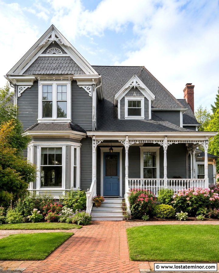 Slate Gray House With Scalloped Shingles - 30 Slate Grey House Design With Shingles Ideas