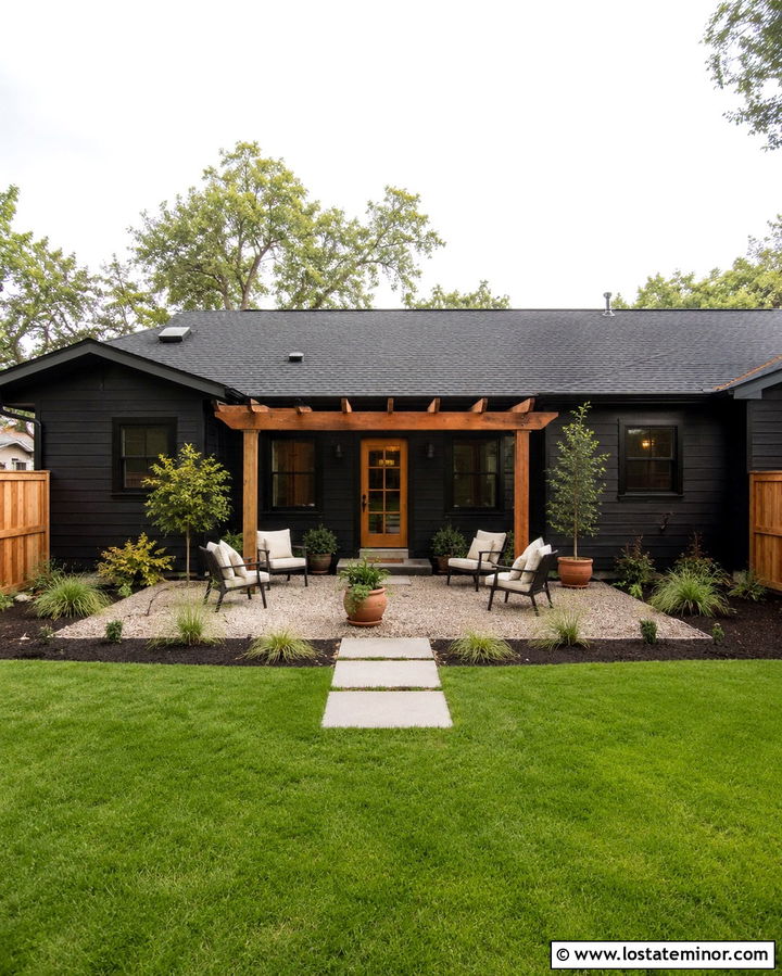 Soft Black House With Budget Backyard - 30 Soft Black House Design With Backyard Ideas