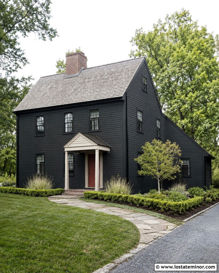 Soft Black Saltbox With Simple Front Porch - 30 Soft Black House Design With Front Porch Ideas