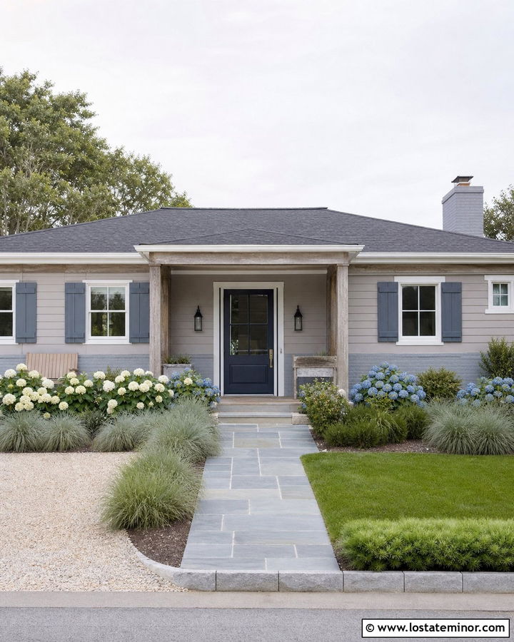 Taupe House With Blue Gray Wainscoting - 30 Taupe House Design With Wainscoting Ideas