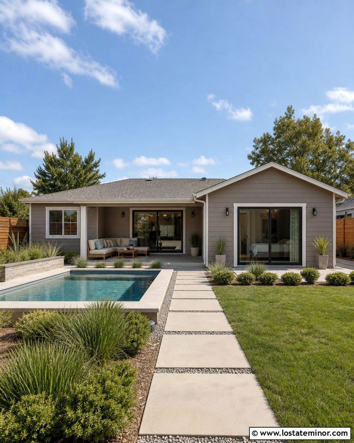 Taupe Ranch House With Small Plunge Pool - 30 Taupe House Design With Swimming Pool Ideas